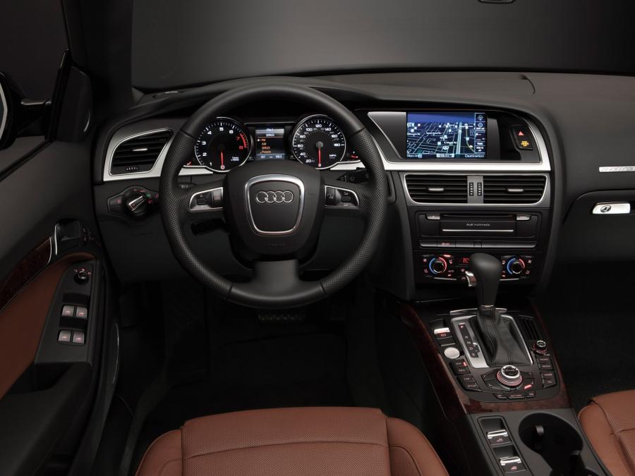 Торпедо Audi A5 Cabriolet 2.0T 2009 года  (NA) (фото 15 из 17)